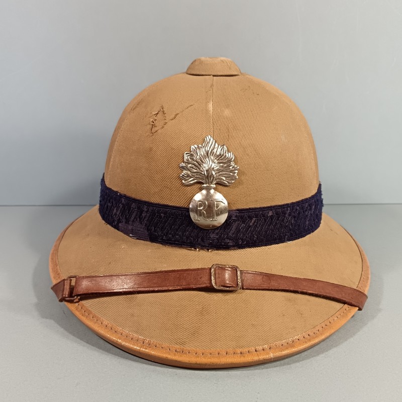 CASQUE COLONIAL GENDARMERIE MODELE 1931 FABRICATION ANNEES 1950 GRENADE ARGENTEE GENDARMERIE COLONIALE